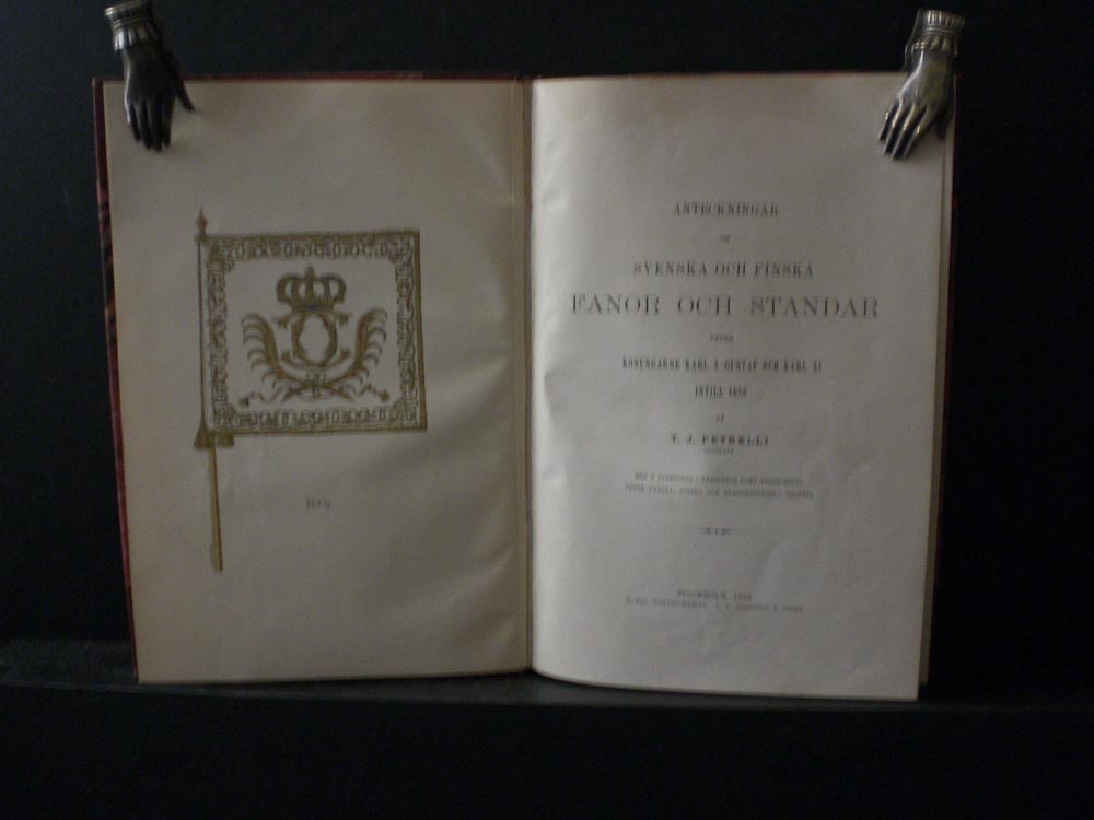 Petrelli, T. J.: Anteckningar om svenska och finska fanor och standar under konungarne Karl X Gustaf och Karl XI intill 1686