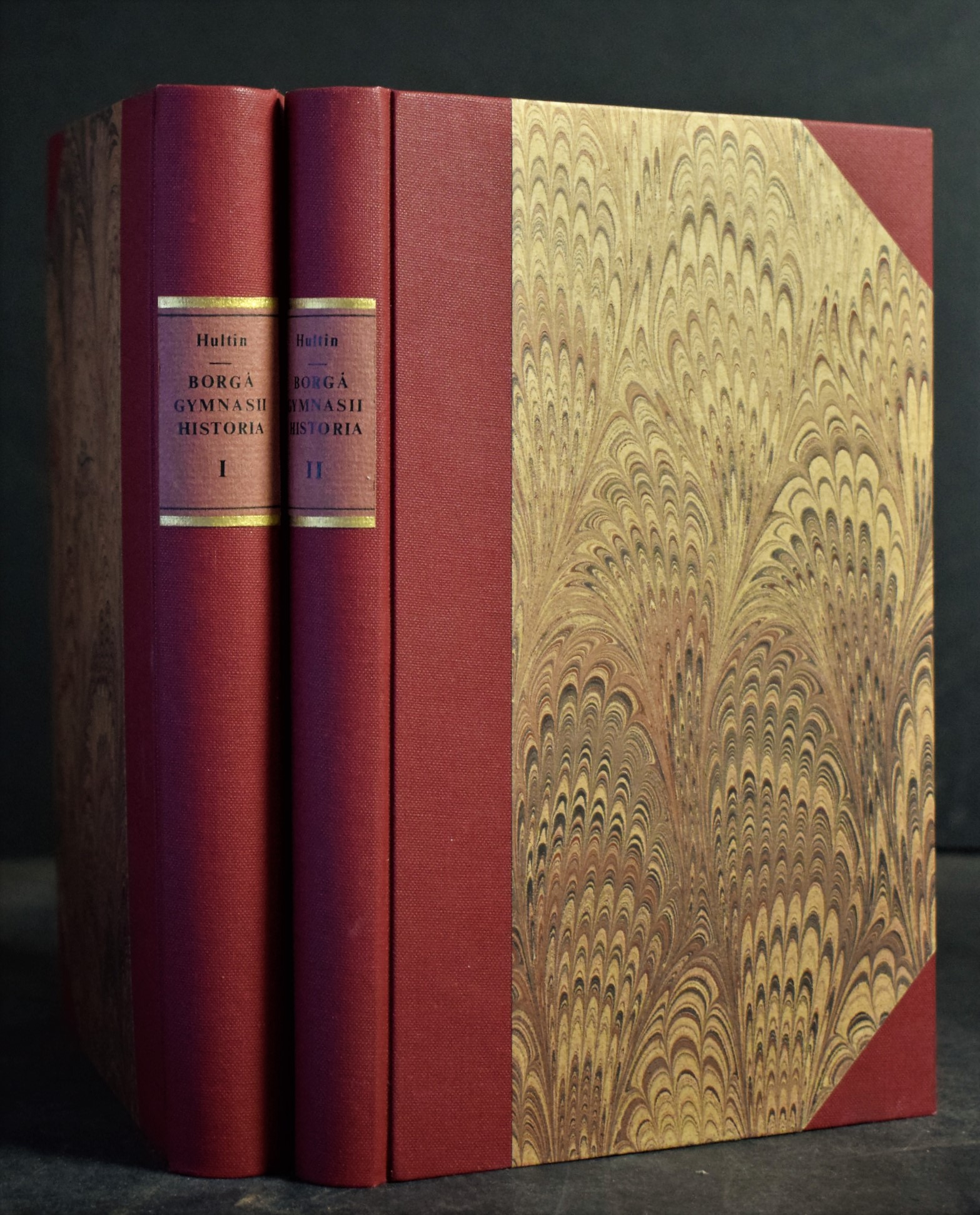 Hultin, Arvid: Borgå gymnasii historia enligt uppdrag af f.d. Borgå gymnasister. I-II. I: 1725-1840. II: 1840-1872
