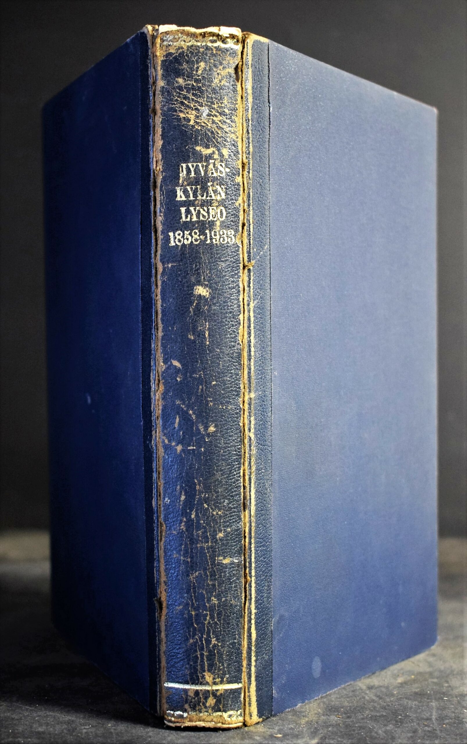 Jyväskylän Lyseo. Historiikkeja, muistelmia, elämäkertoja