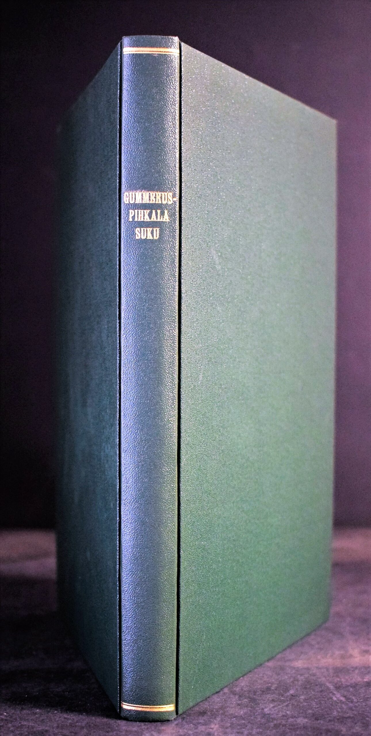 Gummerus - Pihkala suku. Josephus Petri Gummeruksen ja Scolastika Matintyttären jälkeläiset kahdenteentoista polveen saakka. I osa: Oriveden, Kangasalan ja Ruoveden haara. II osa: Virkamieshaara, Keuruun, Loimaan, Vampulan ja Huittisten haara, Alavieskan-Nivalan haara sekä Pappishaara. III osa: Muut Gummerukset