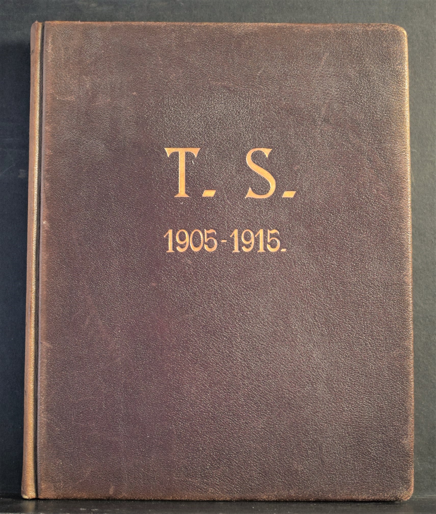 Kivialho, Kaaperi: T.S. 1905-1915. Toverialbumi