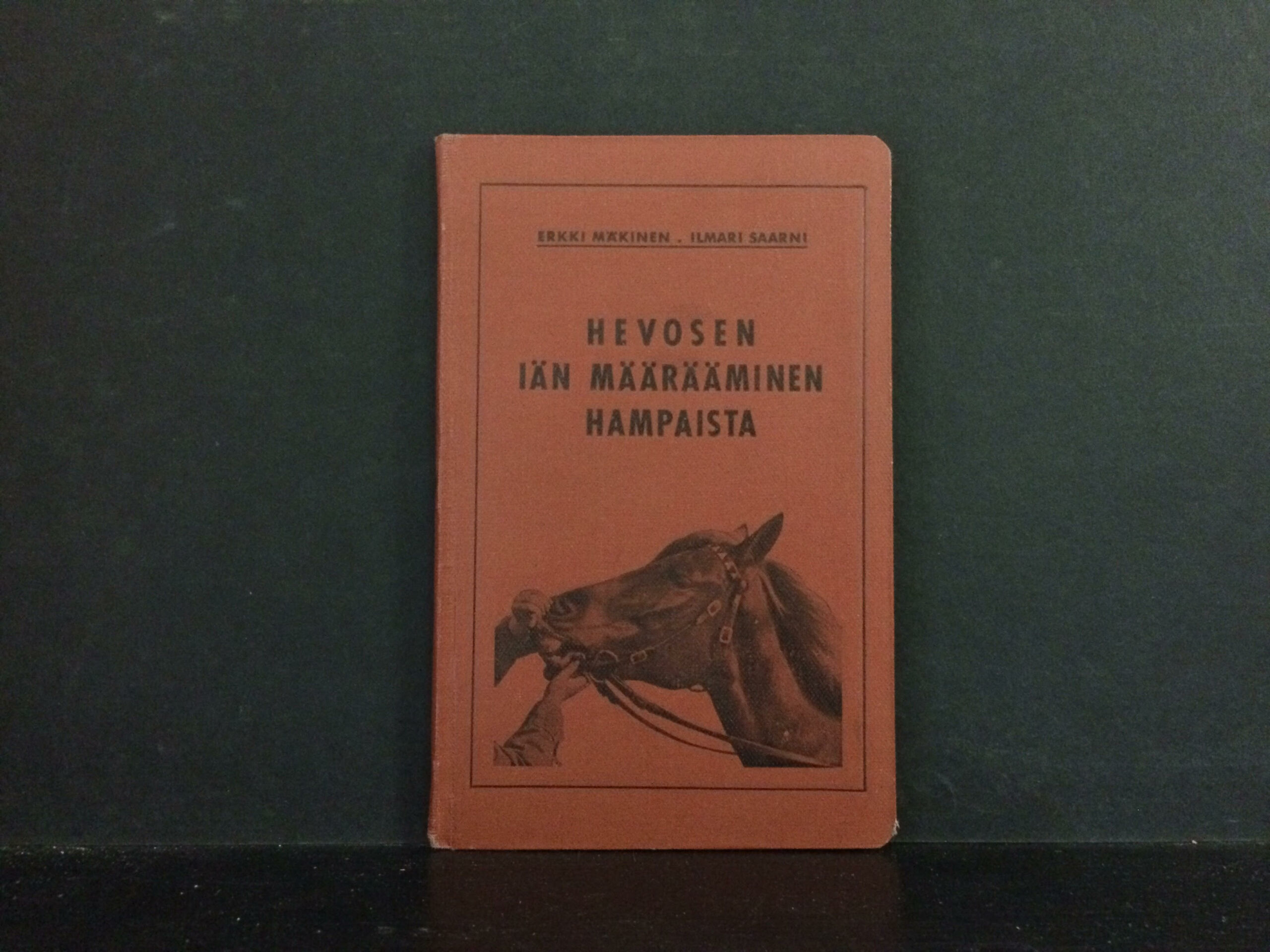 Mäkinen, E.; Saarni, I.: Hevosen iän määrääminen hampaista