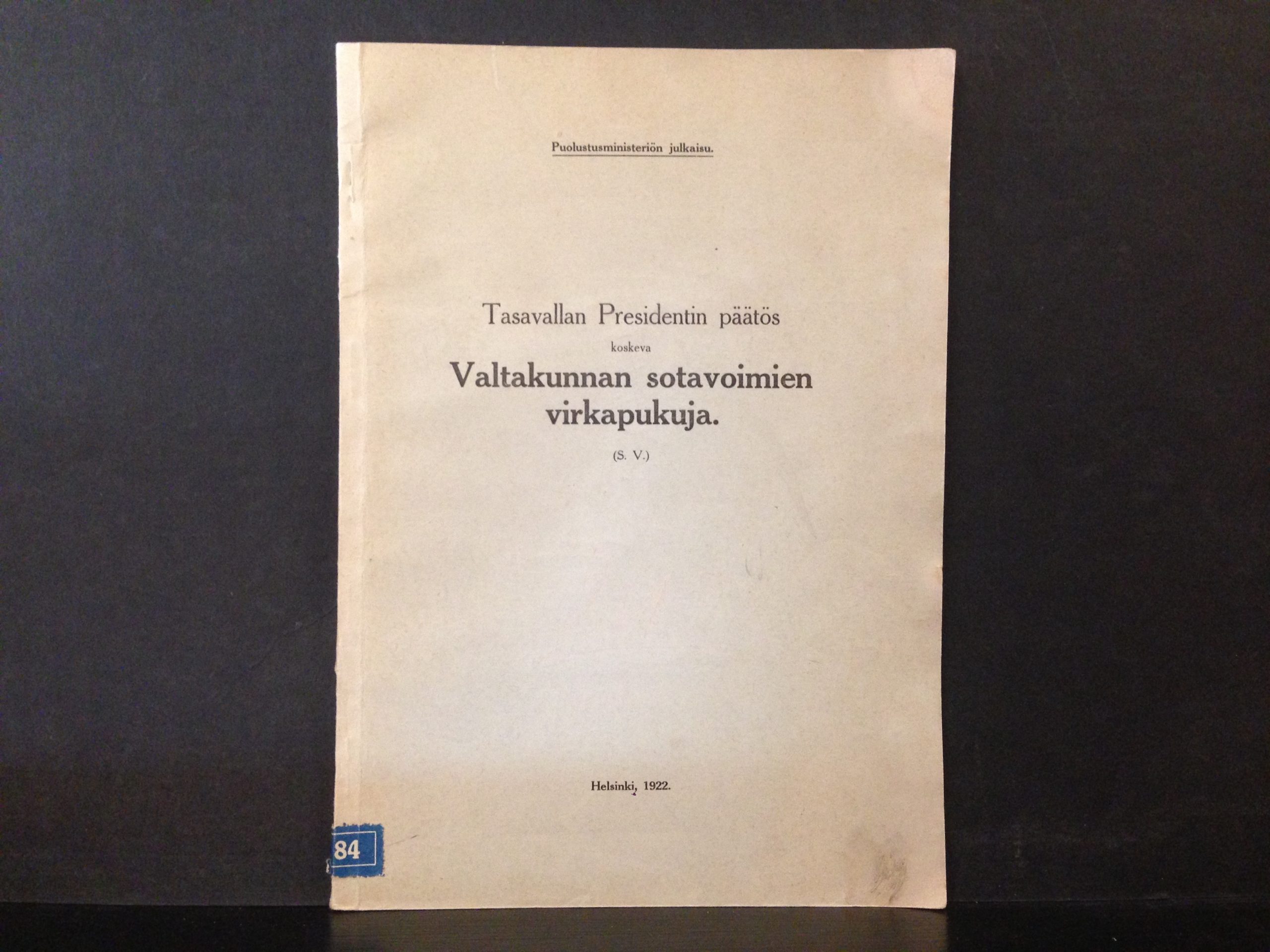 Tasavallan Presidentin päätös koskeva Valtakunnan sotavoimien virkapukuja