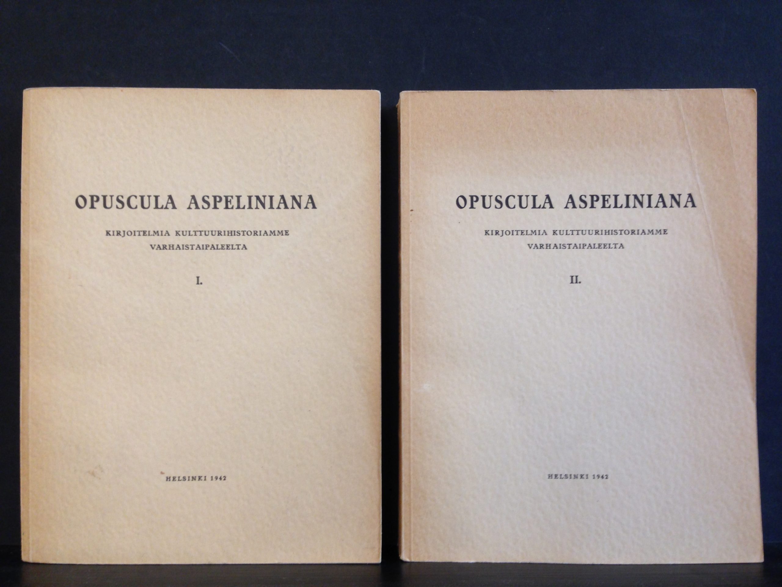 Opuscula aspeliniana kirjoitelmia kulttuurihistoriamme varhaistaipaleelta. J. R. Aspelinin satavuotispäiväksi 1.VIII. 1942 I-II