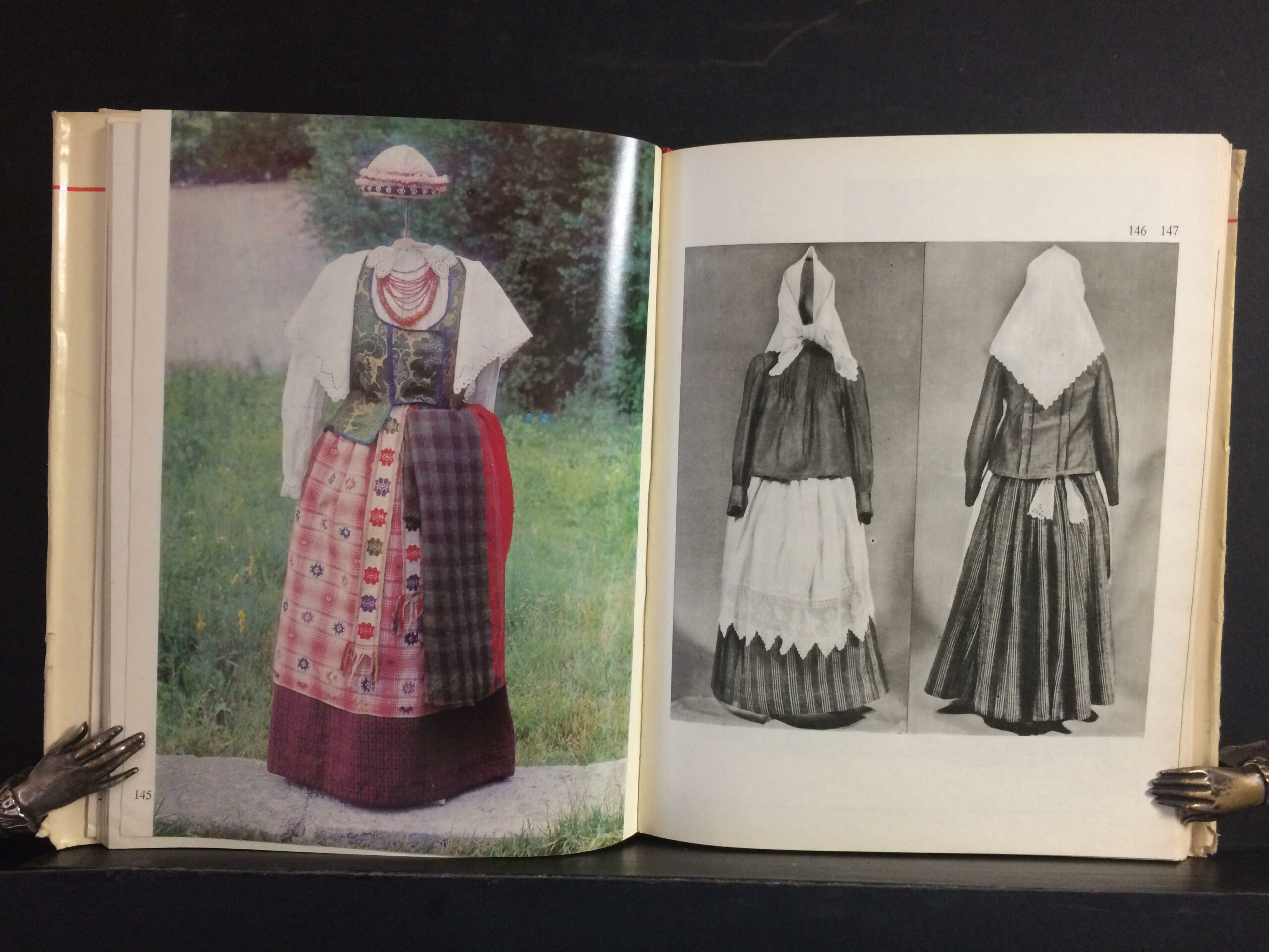 Bernotiene, Stase: Lietuvių liaudies moteru menas. Drabužiai XVIIIa. pab - XXa. pr - Image 2