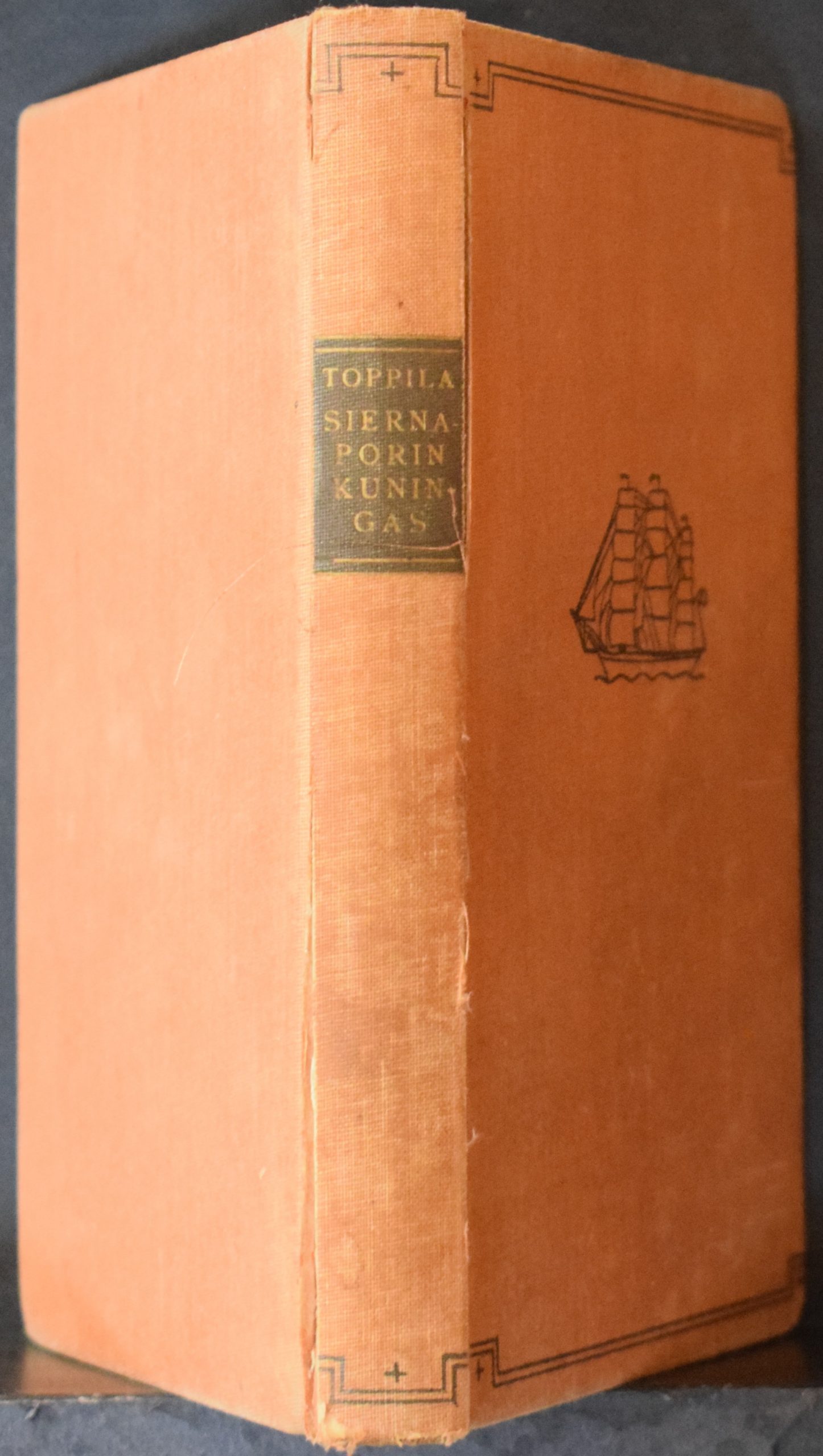 Heikki Toppila Siernaporin kuningas Tekijän omiste Elmer Diktoniukselle