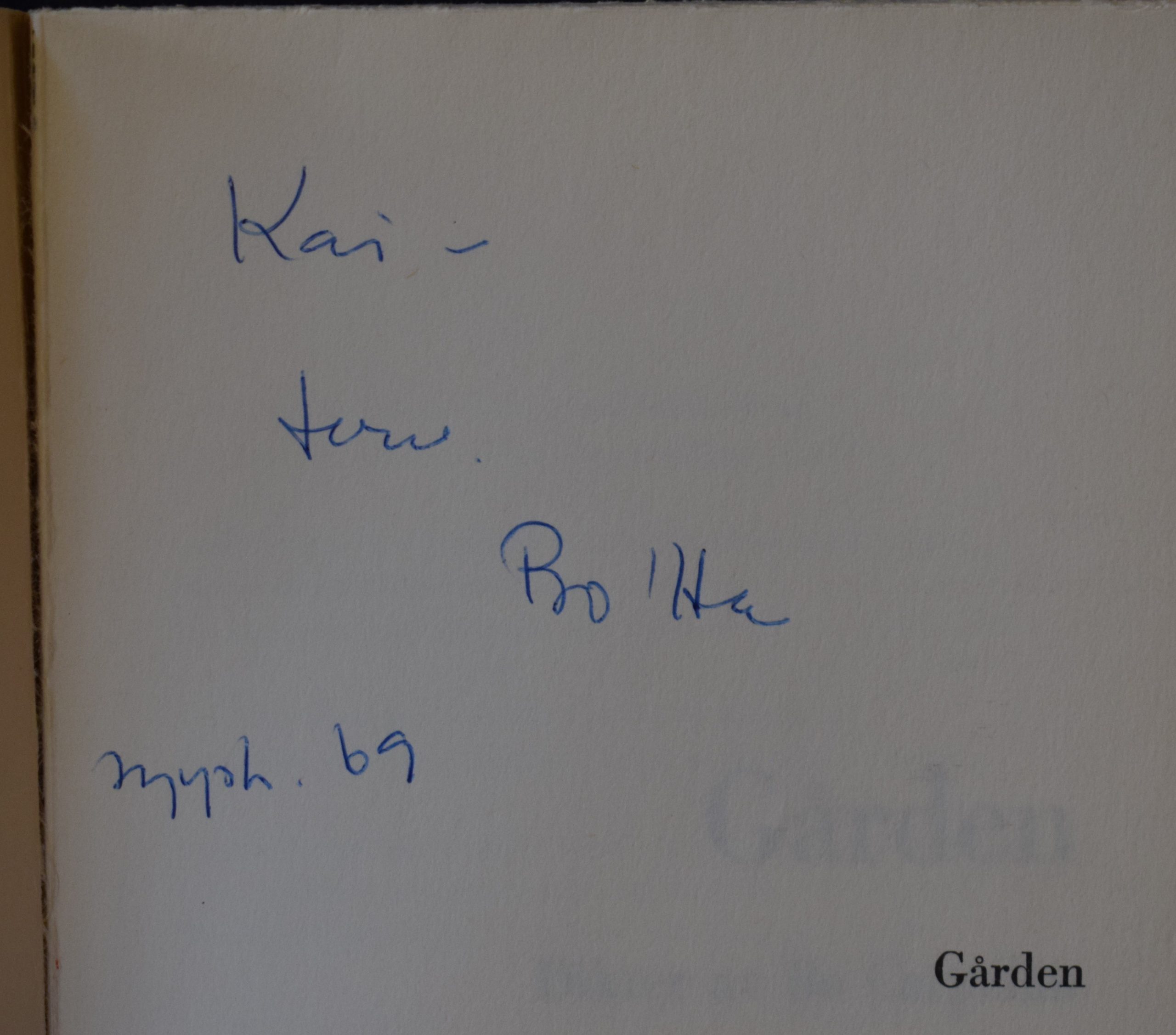 Carpelan, Bo: Gården (med dedikation) - Image 2