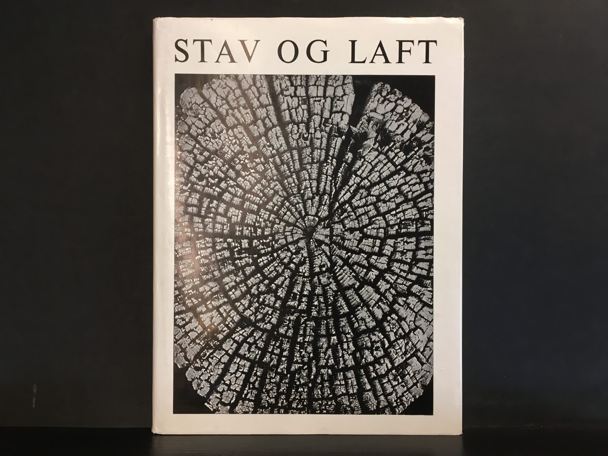 Bugge, Gunnar & Norberg-Schulz, Christian: Stav og Laft i Norge. Early wooden architecture in Norway
