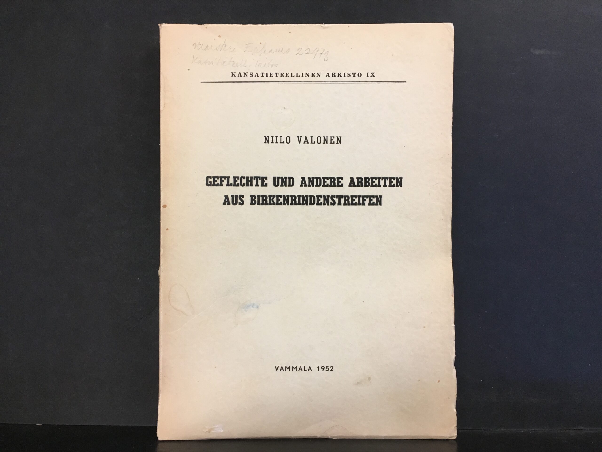 Valonen, Niilo: Geflechte und andere Arbeiten aus Birkenrindenstreifen unter besonderer Berücksichtigung finnischer Tradition