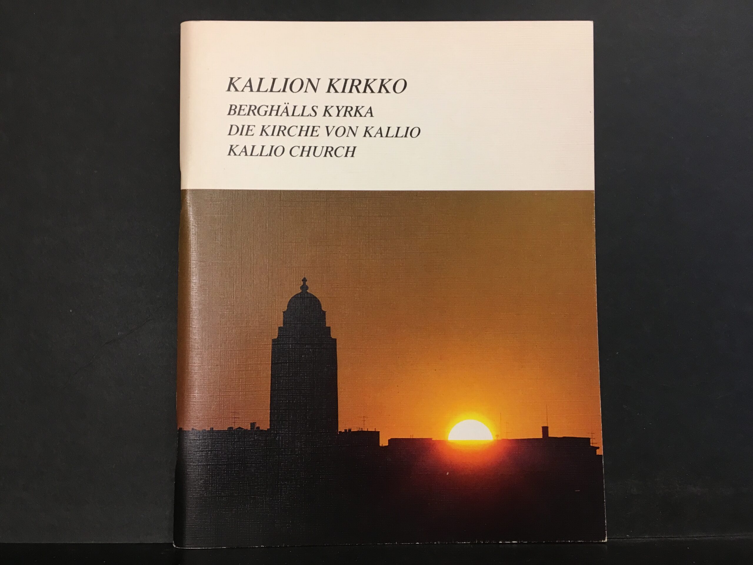 Nurminen, Veli: Kallion kirkko. Berghälls kyrka. Die Kirche von Kallio. Kallio Church