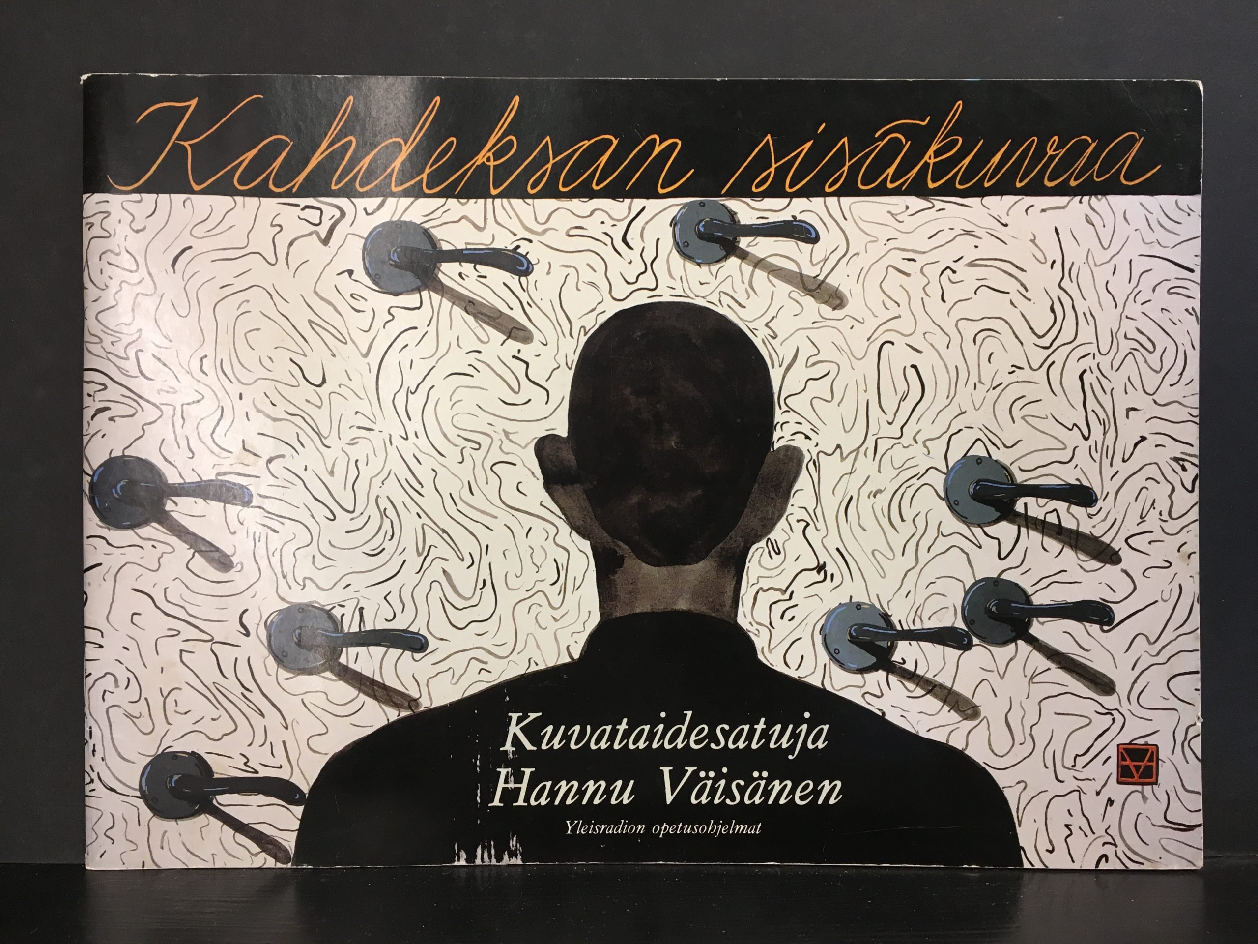 Kahdeksan sisäkuvaa: kuvataidesatuja