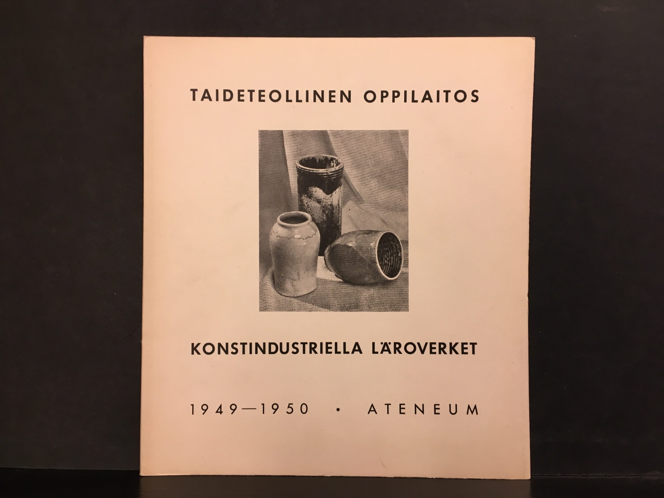 Taideteollinen oppilaitos : konstindustriella läroverket 1949-1950 Ateneum