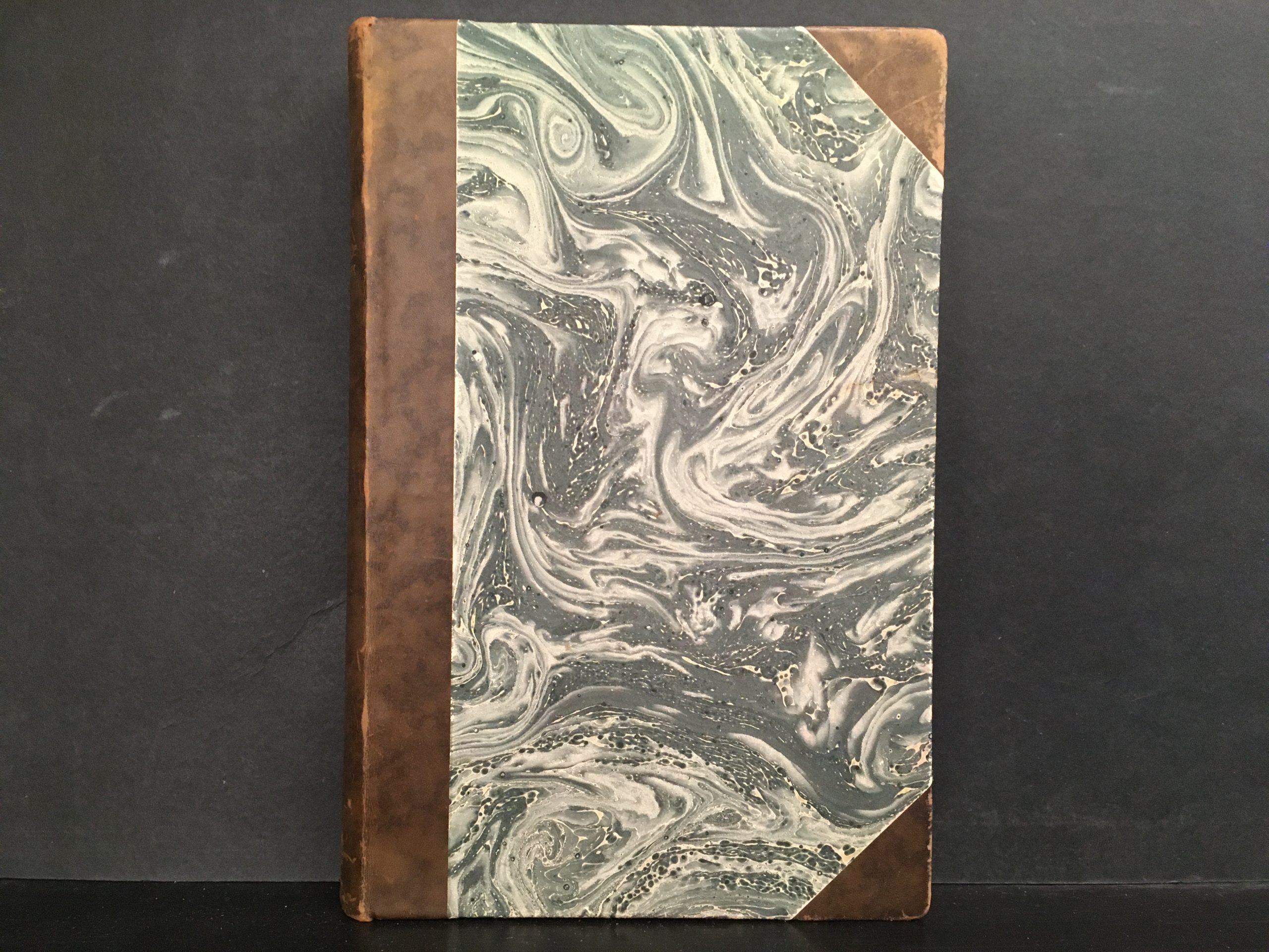 Hanoteau, A.: Essai de grammaire de la langue tamachek', renfermant les principes du langage parlé par les Imouchar' ou Touareg, avec des textes, poésies, conversations et traductions, suivi d'une notice sur la carte annexe et des fac-similés d'écritures tifinar