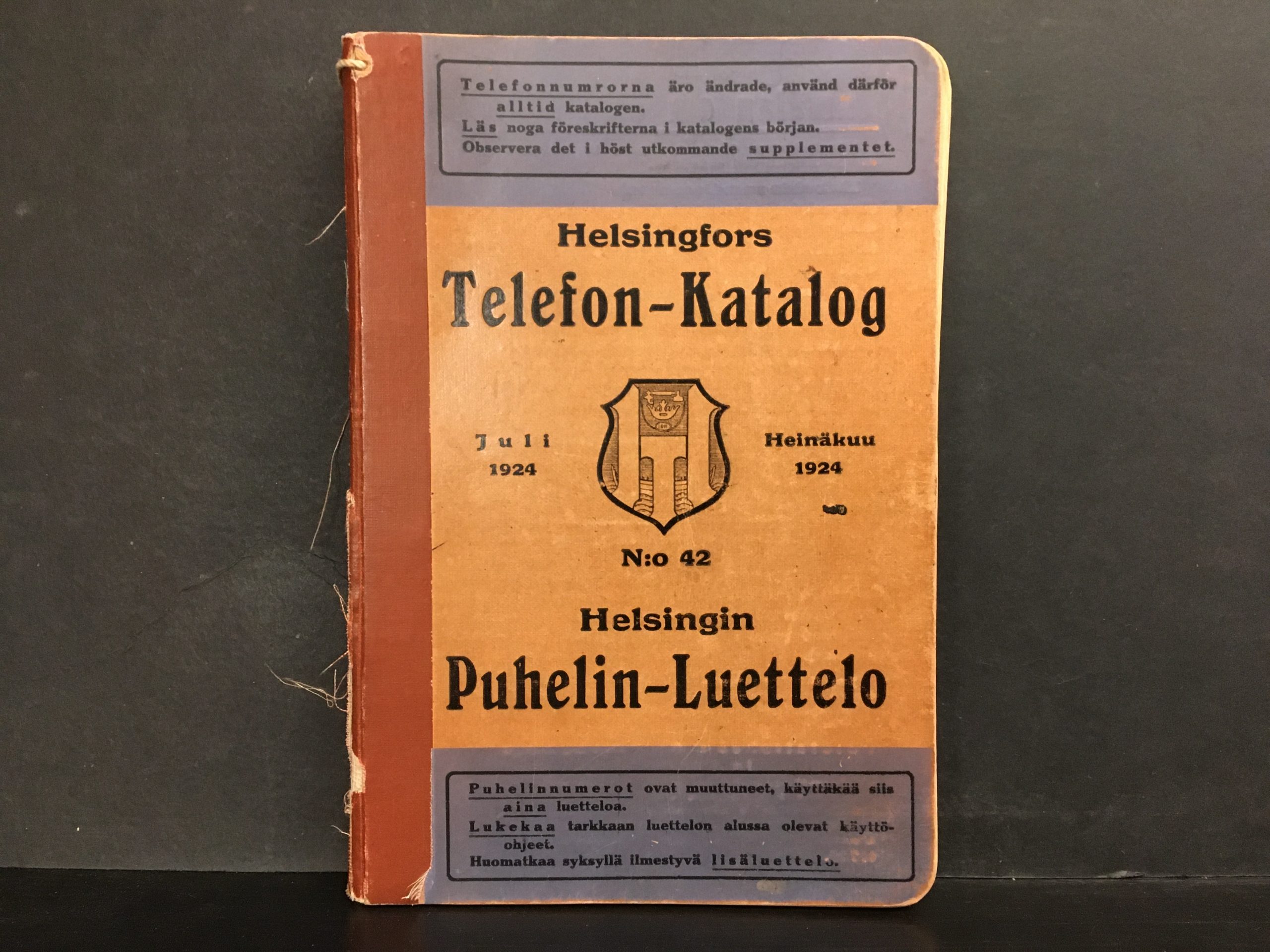 Helsingfors telefon-katalog juli 1924. Helsingin puhelin-luettelo heinäkuu 1924. N:o 42