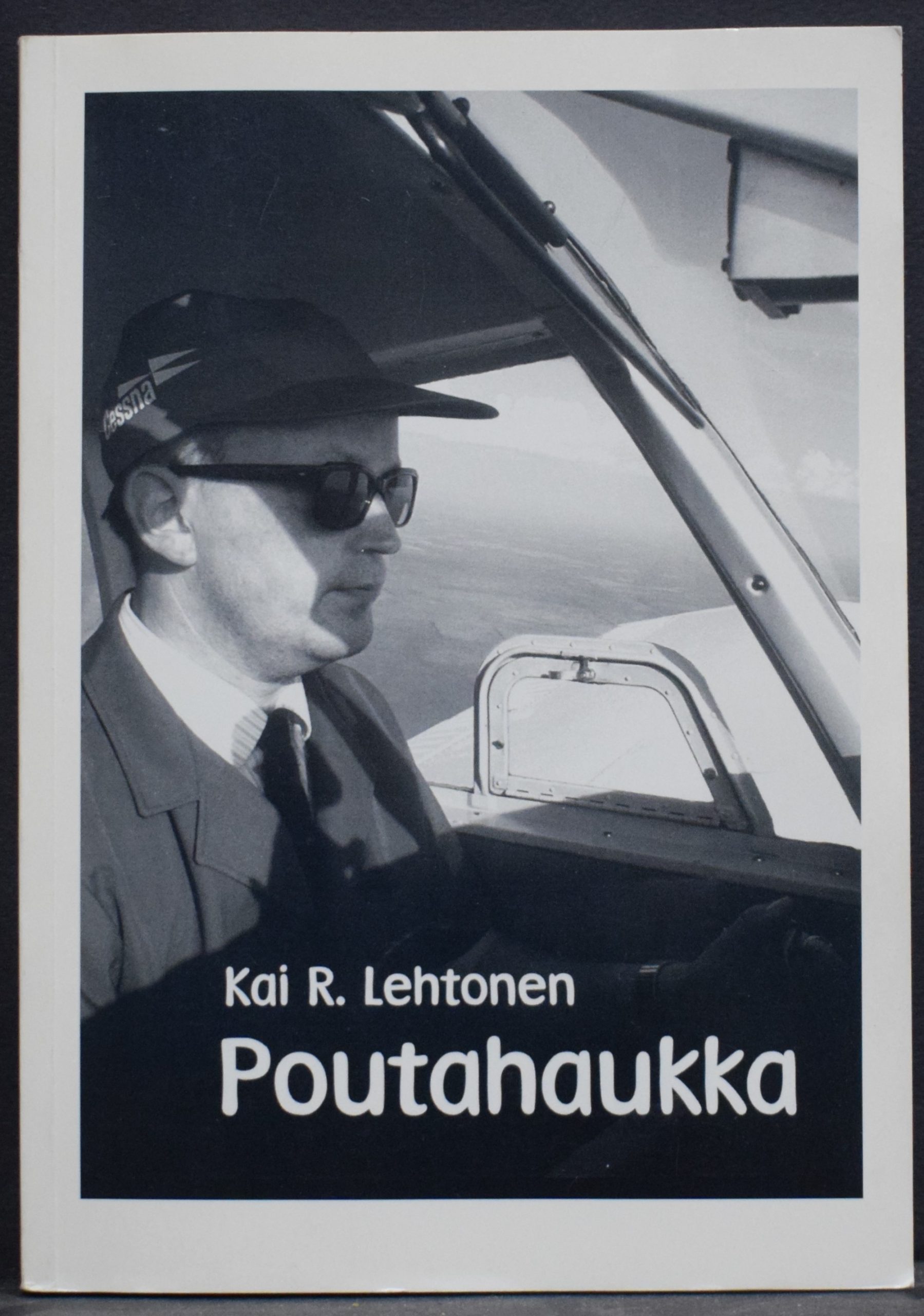 Lehtonen, Kai R.: Poutahaukka (*omiste)
