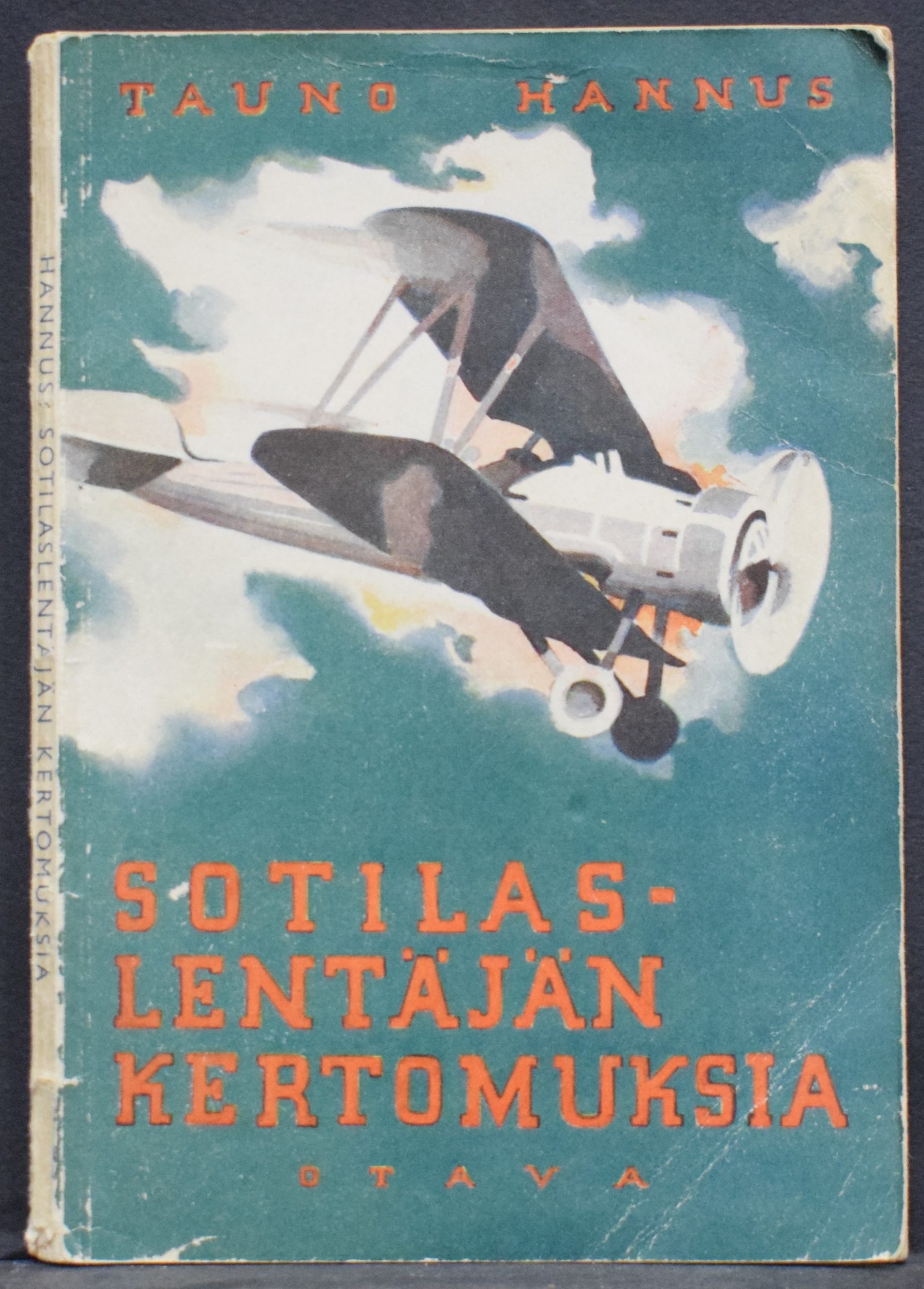 Hannus, Tauno: Sotilaslentäjän kertomuksia