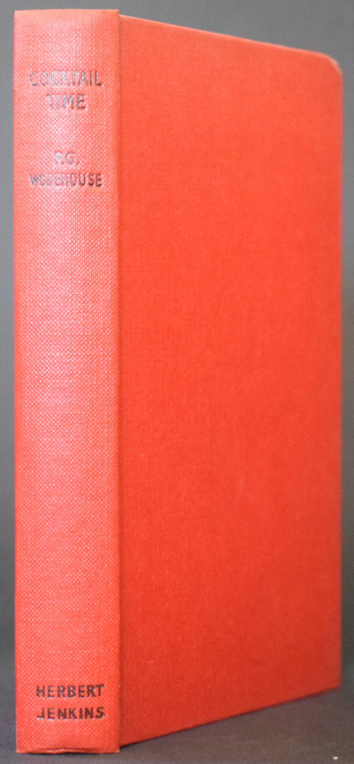 Good antiquarian condition. Front cover slightly worn on edges, and on the top and bottom part of the spine. Price unclipped. The pages are in good condition with no handwriting. No previous owner inscription.