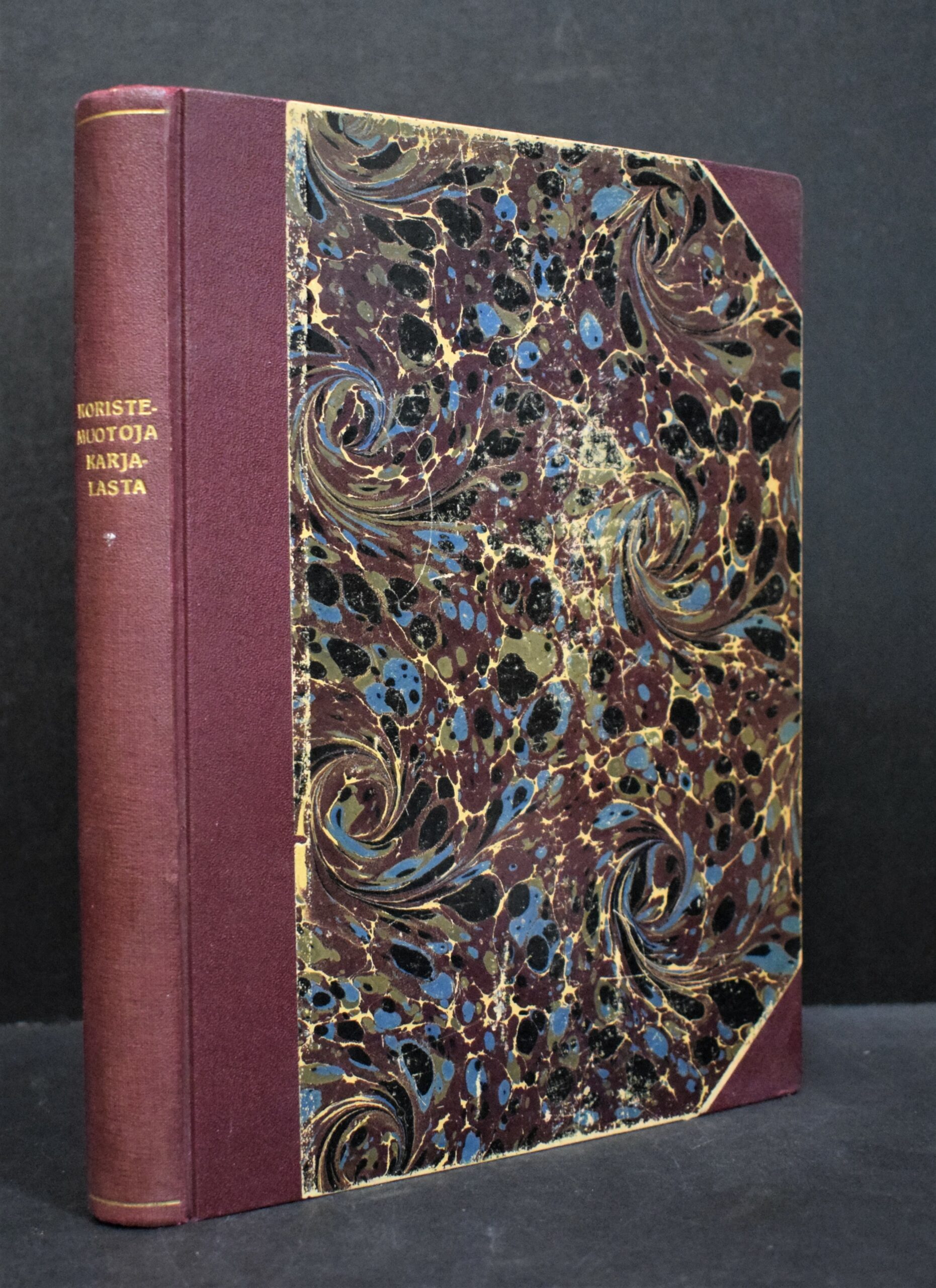 Kansanomaisia rakennustapoja ja koristemuotoja Karjalasta